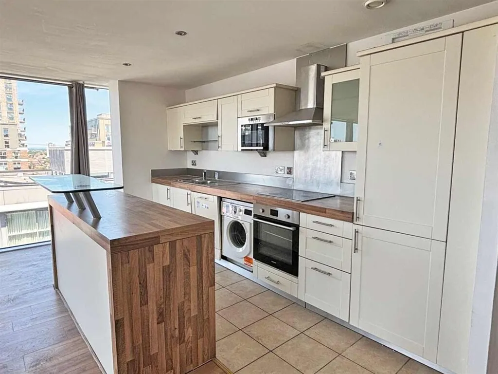 Western Gateway, London, E16, photo 3