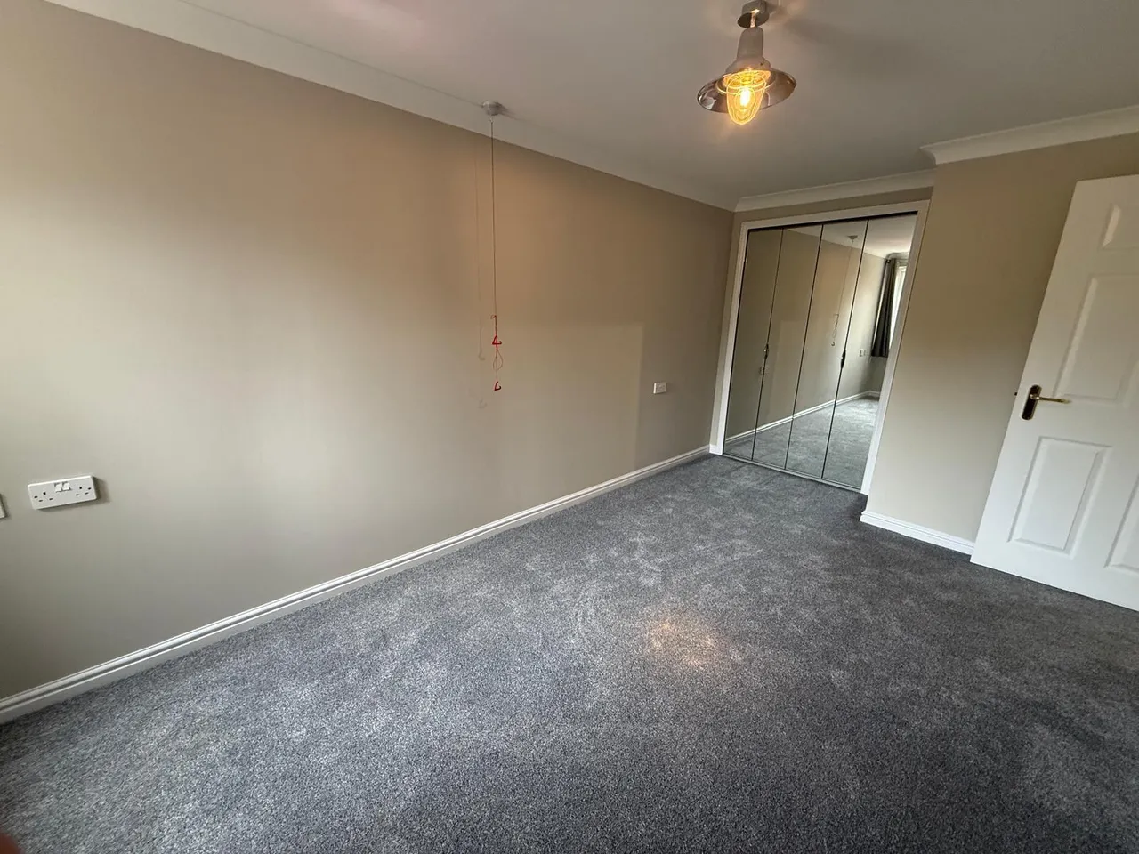 Warwick Road, RG2, photo 2