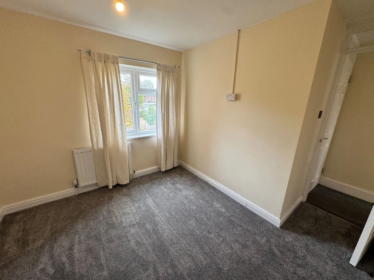 Elizabeth Road, HP14, photo 15