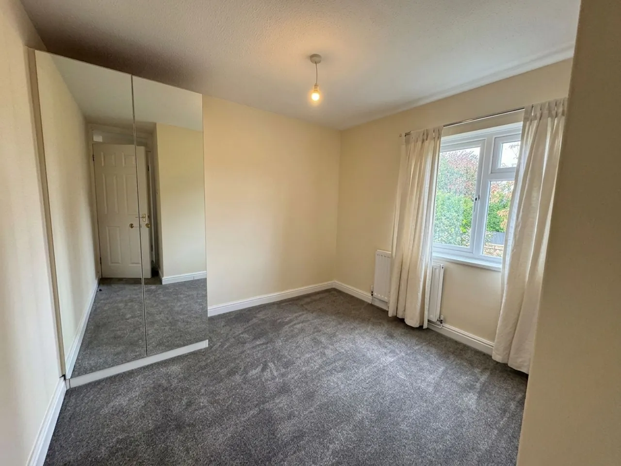 Elizabeth Road, HP14, photo 11