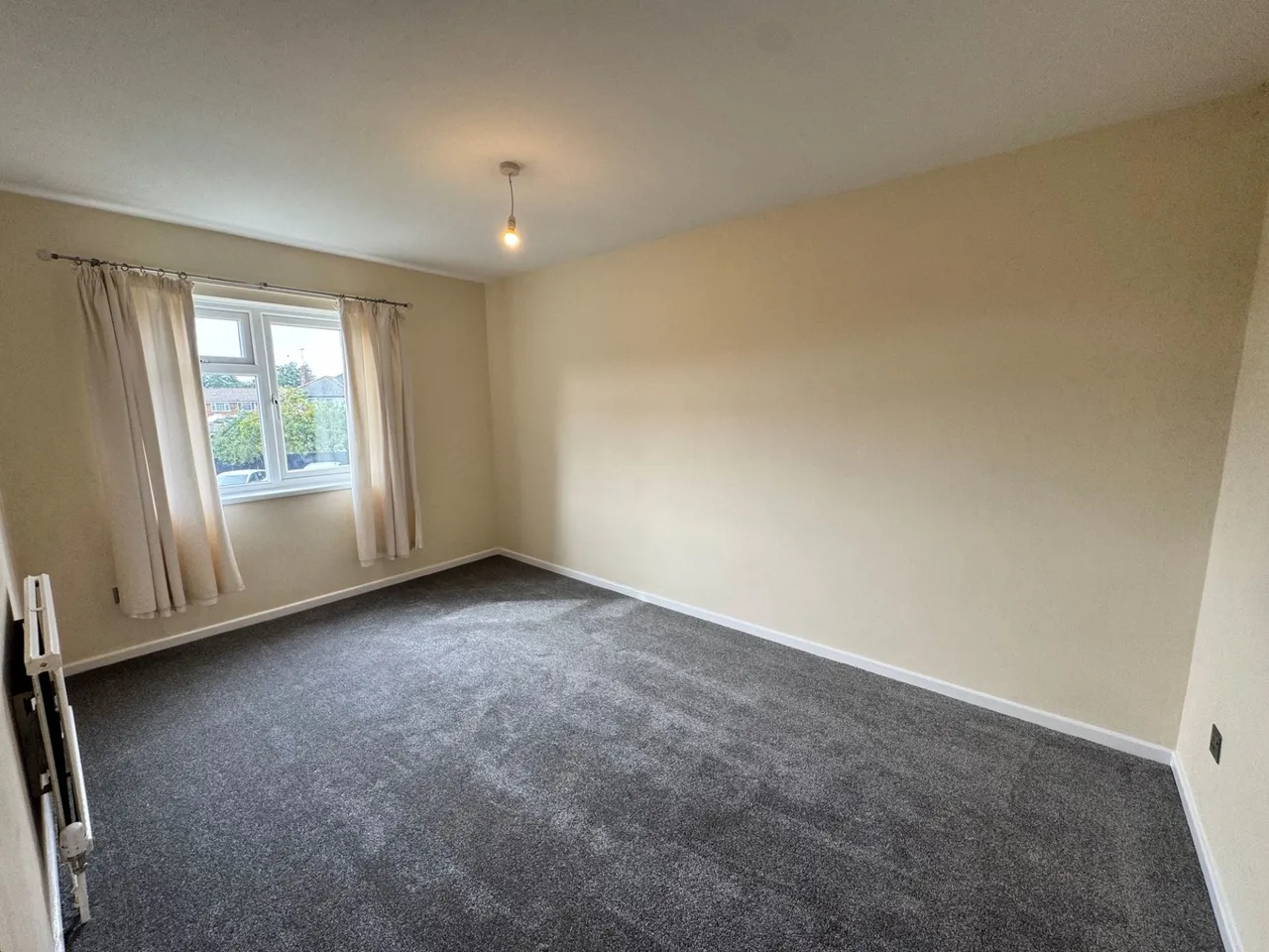 Elizabeth Road, HP14, photo 13