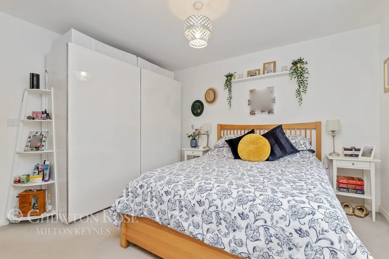 Calshot Drive, Kingsmead, photo 25