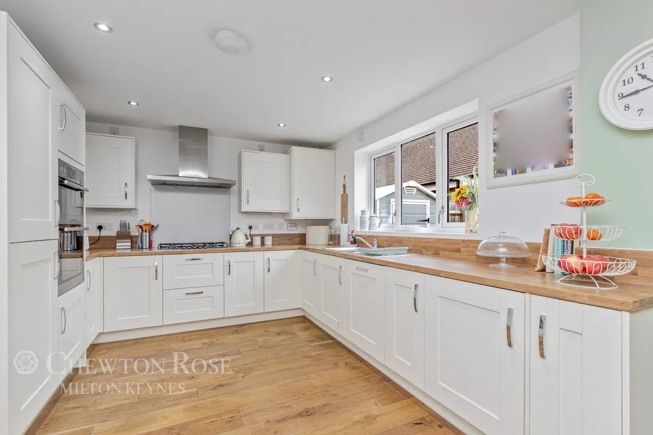 Calshot Drive, Kingsmead, photo 15