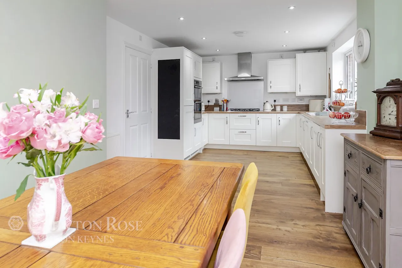 Calshot Drive, Kingsmead, photo 19