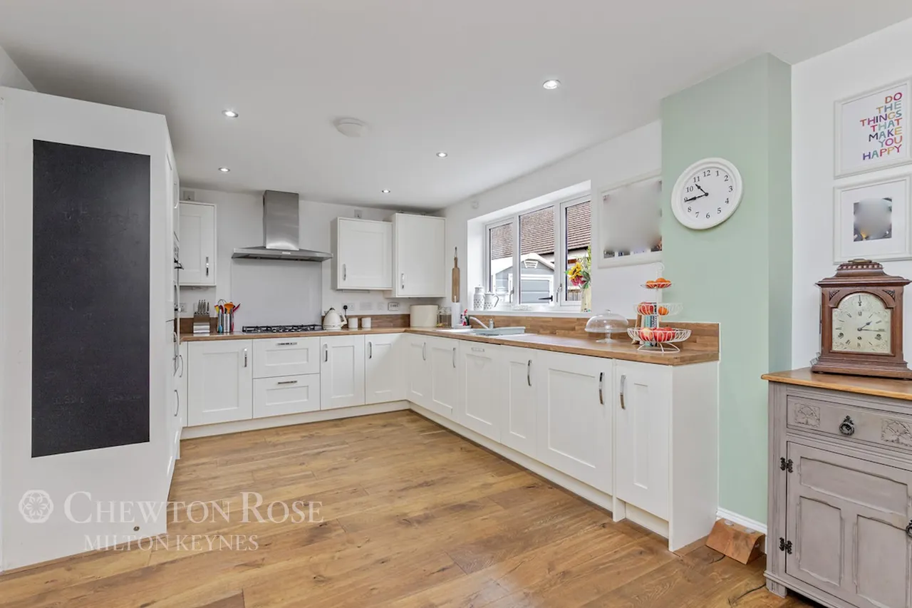 Calshot Drive, Kingsmead, photo 16