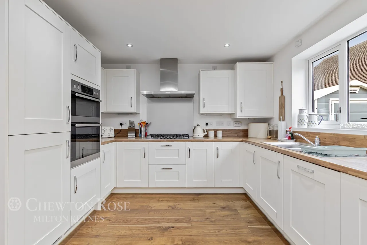 Calshot Drive, Kingsmead, photo 14