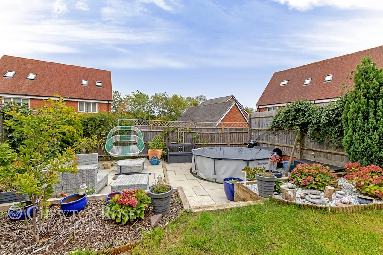 Calshot Drive, Kingsmead, photo 45