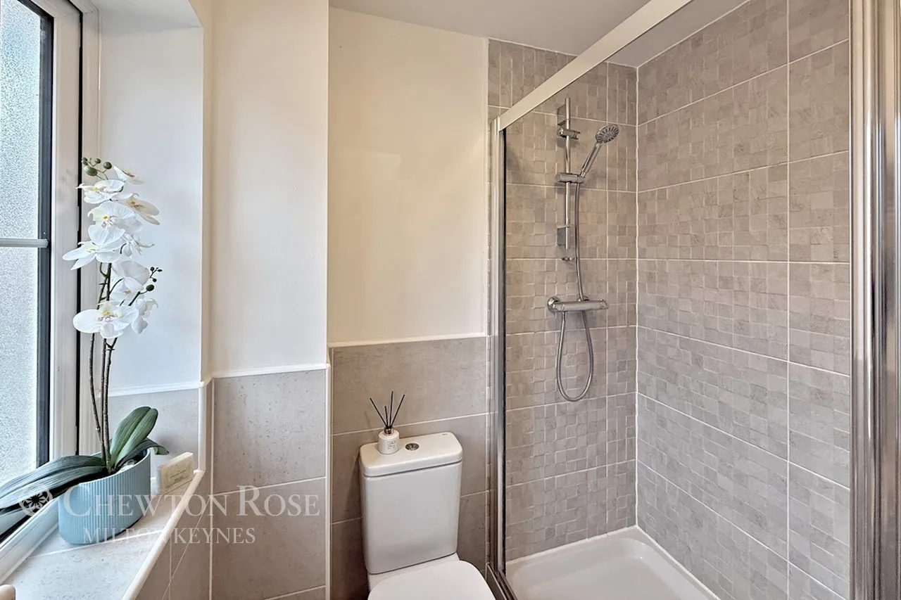 Calshot Drive, Kingsmead, photo 28