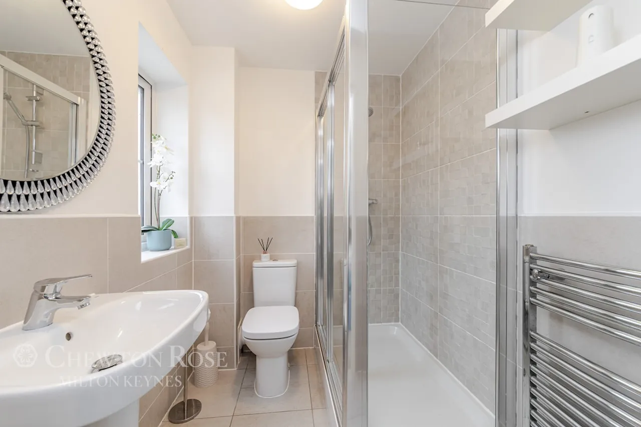 Calshot Drive, Kingsmead, photo 27