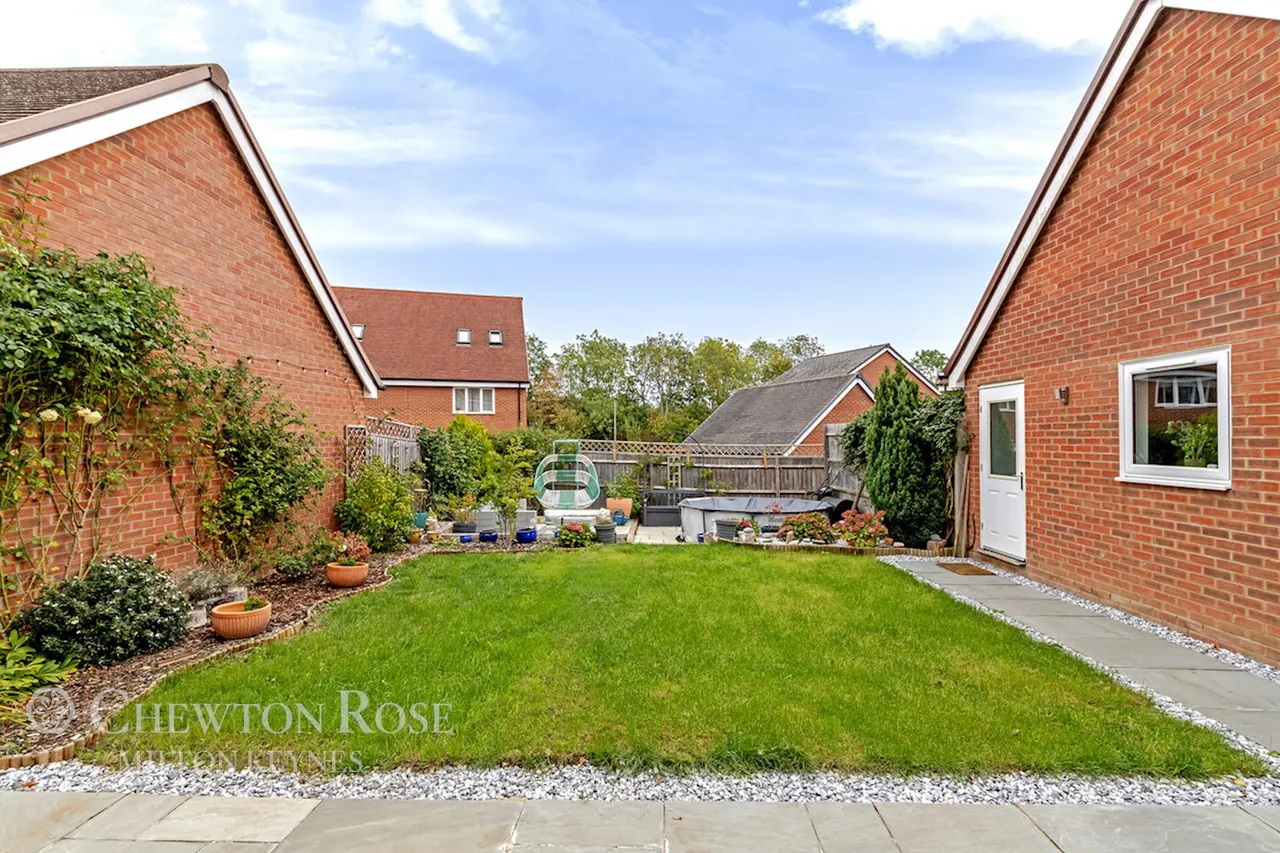Calshot Drive, Kingsmead, photo 44