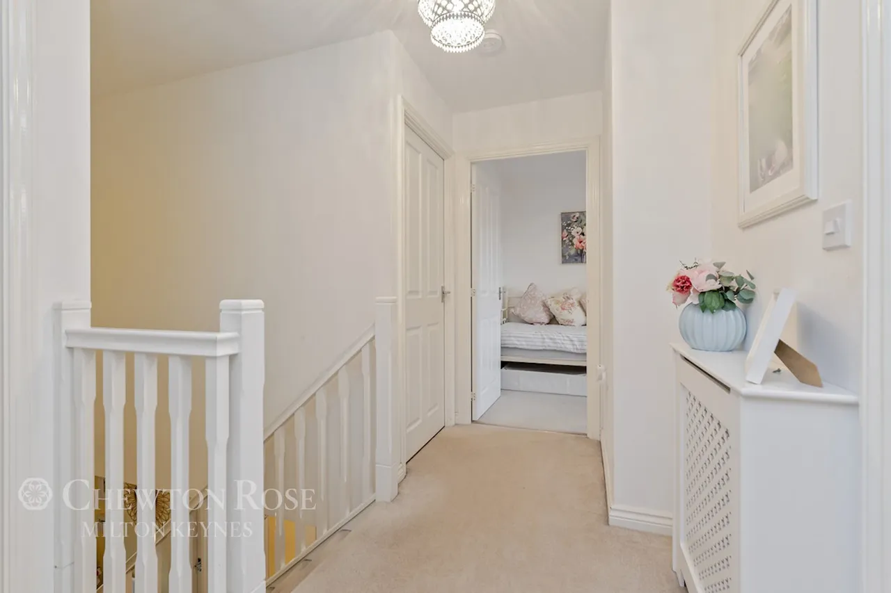 Calshot Drive, Kingsmead, photo 23