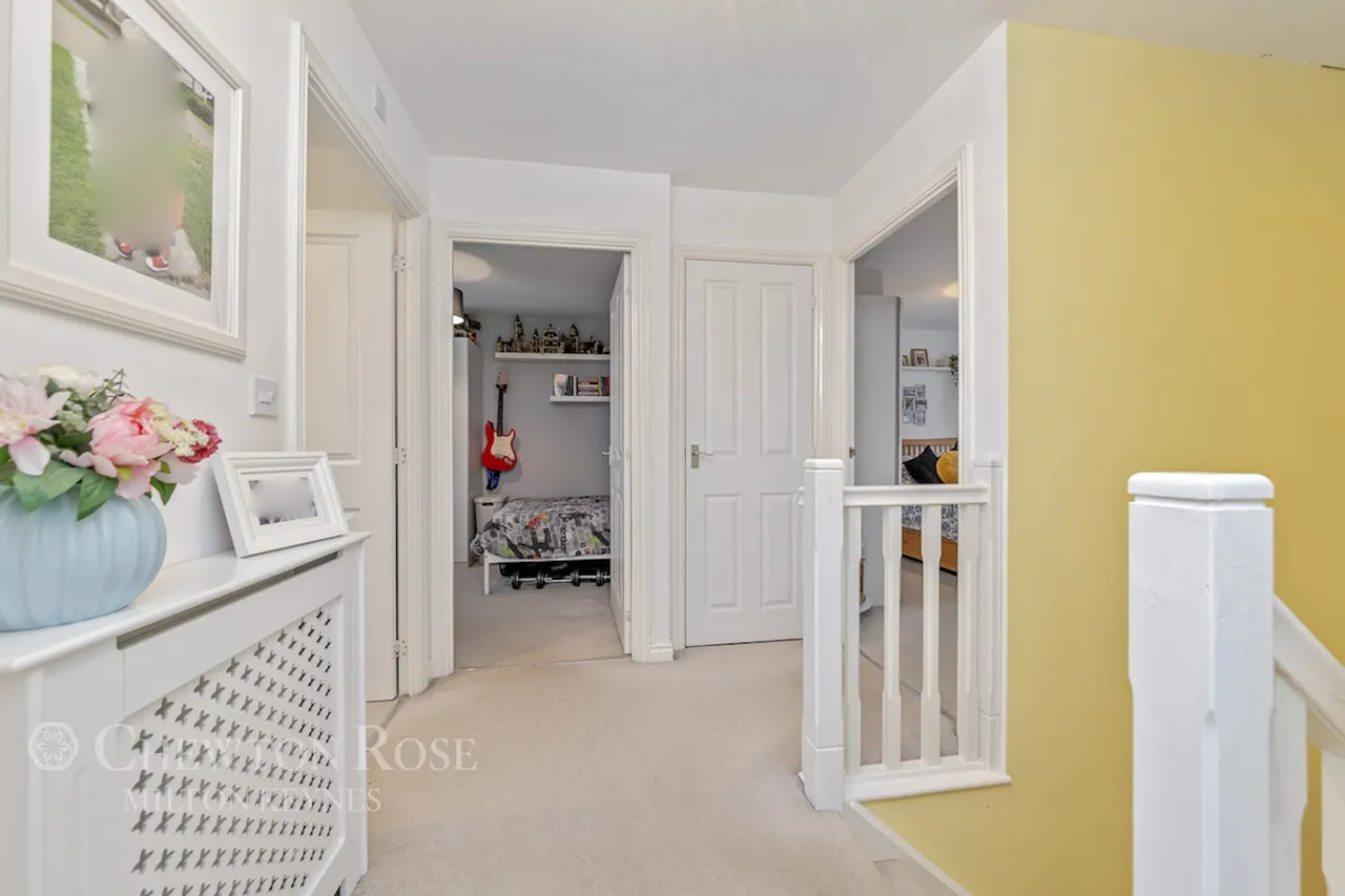 Calshot Drive, Kingsmead, photo 22