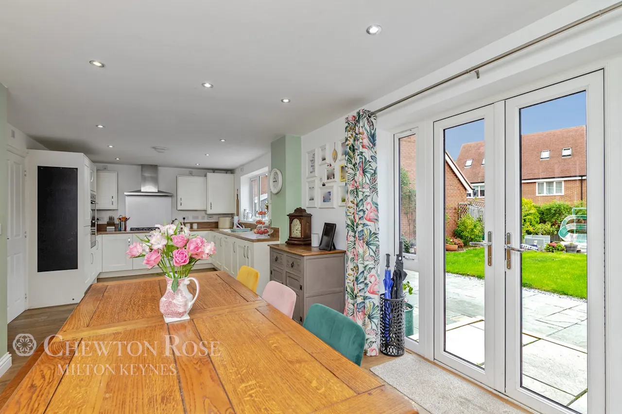 Calshot Drive, Kingsmead, photo 18