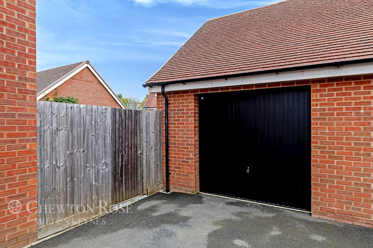 Calshot Drive, Kingsmead, photo 47