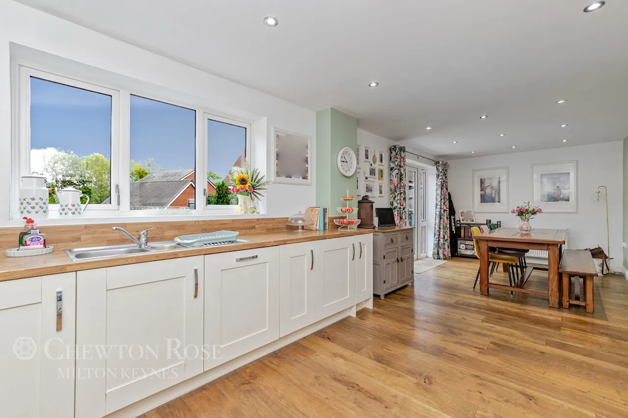 Calshot Drive, Kingsmead, photo 13