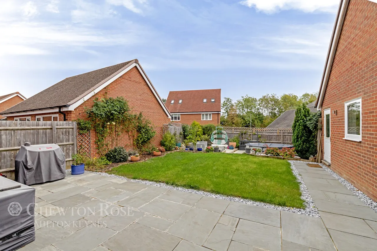 Calshot Drive, Kingsmead, photo 43