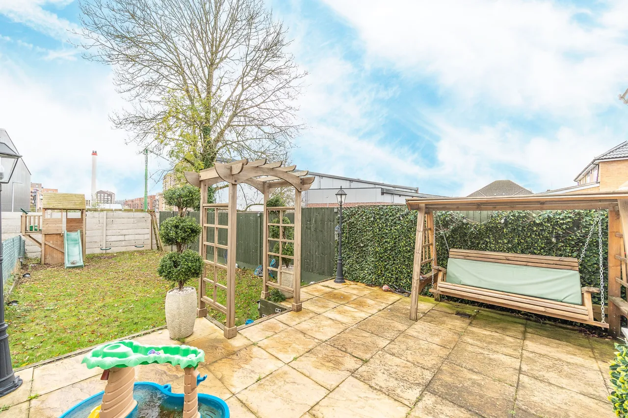 30 Pinner Park Gardens, Harrow, photo 5