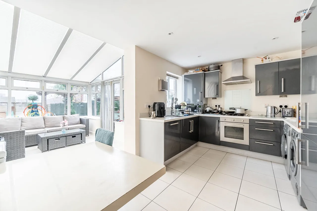 30 Pinner Park Gardens, Harrow, photo 11