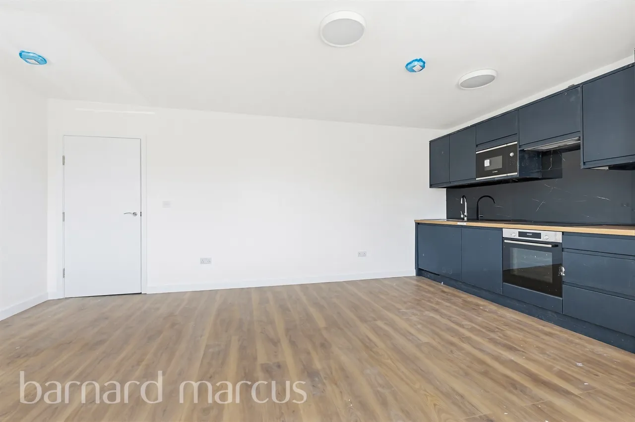 Kingston Road, Epsom, photo 8