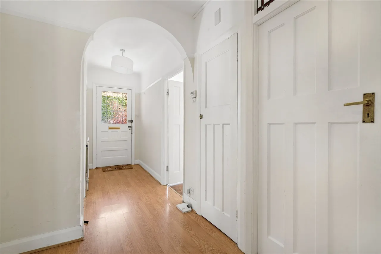 Vale Close, Strawberry Hill, TW1, photo 2