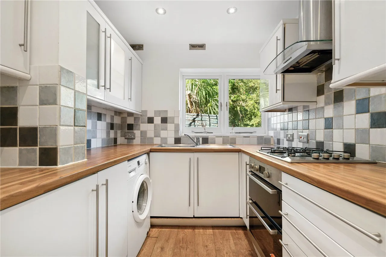 Vale Close, Strawberry Hill, TW1, photo 6