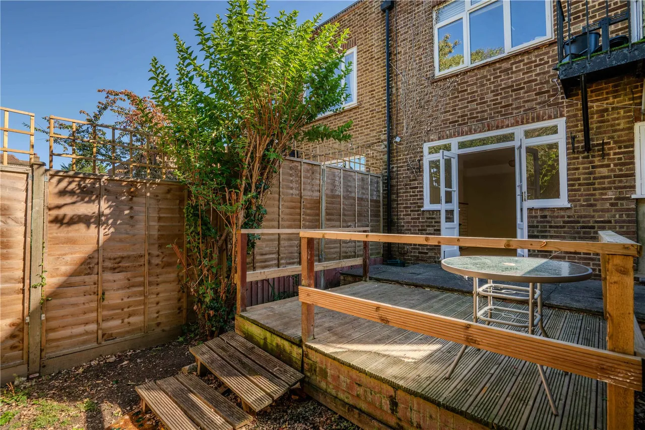 Vale Close, Strawberry Hill, TW1, photo 11
