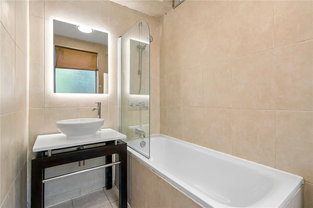 Vale Close, Strawberry Hill, TW1, photo 5