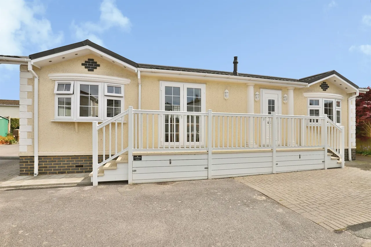 Lyndhurst Road, Christchurch, BH23, photo 12