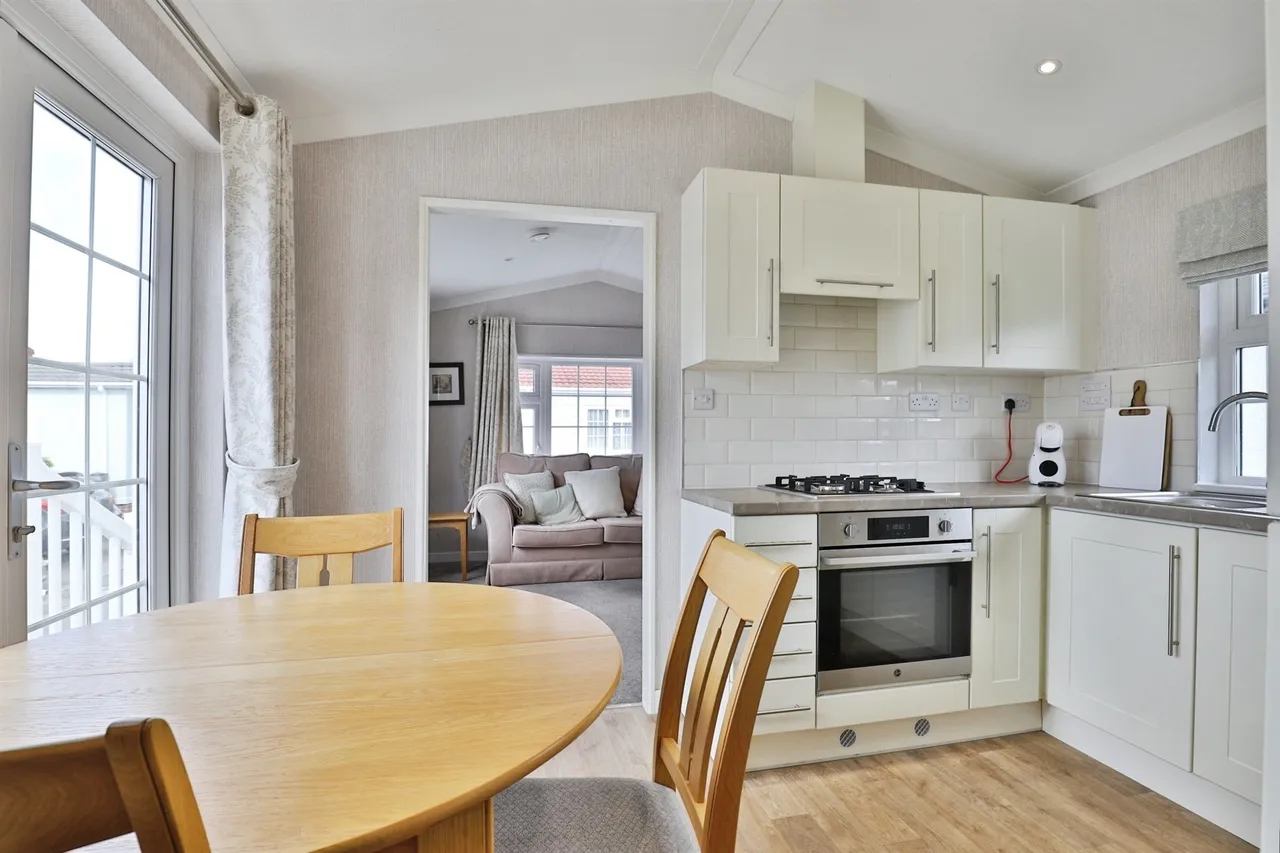 Lyndhurst Road, Christchurch, BH23, photo 3