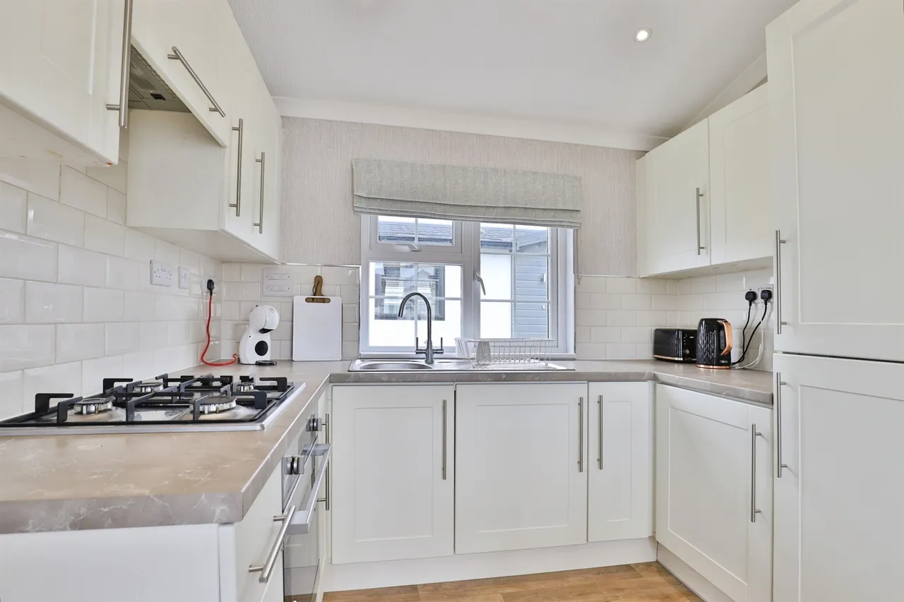 Lyndhurst Road, Christchurch, BH23, photo 21