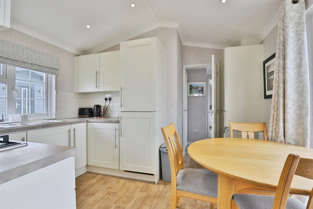 Lyndhurst Road, Christchurch, BH23, photo 2