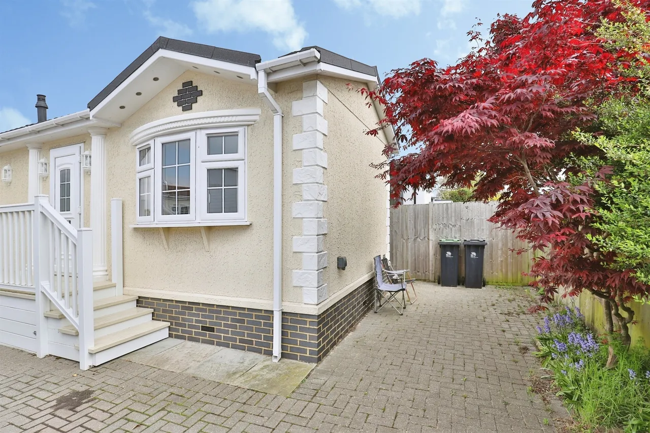 Lyndhurst Road, Christchurch, BH23, photo 11