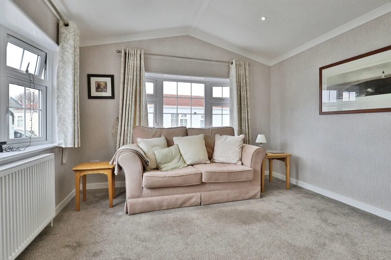 Lyndhurst Road, Christchurch, BH23, photo 5