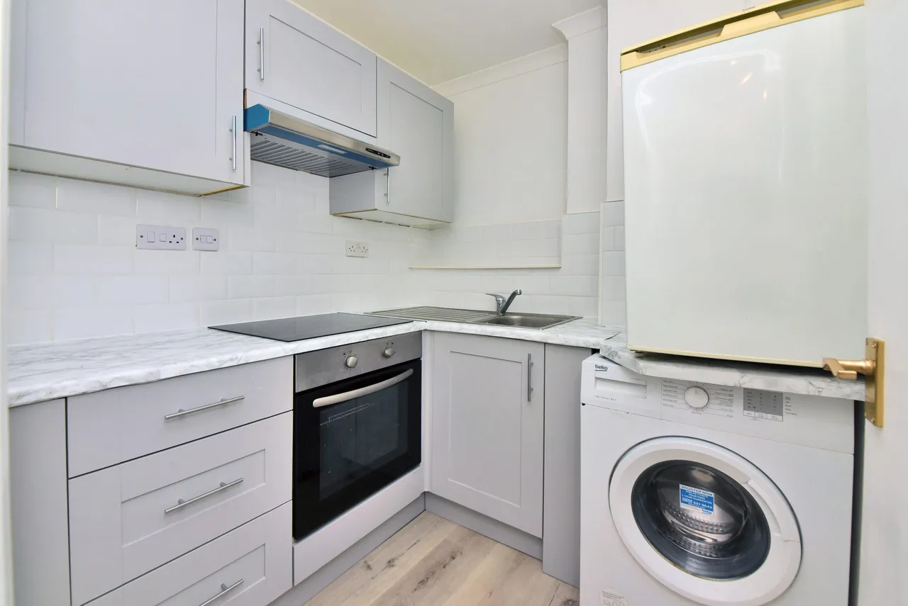 London Road, Kingston Upon Thames, KT2, photo 2