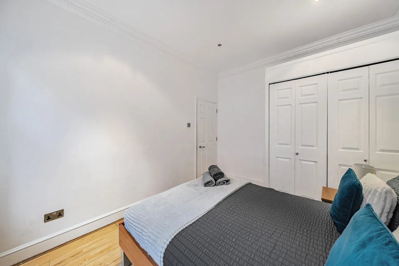 Flat 1, 35b Kensington High Street, London, photo 6