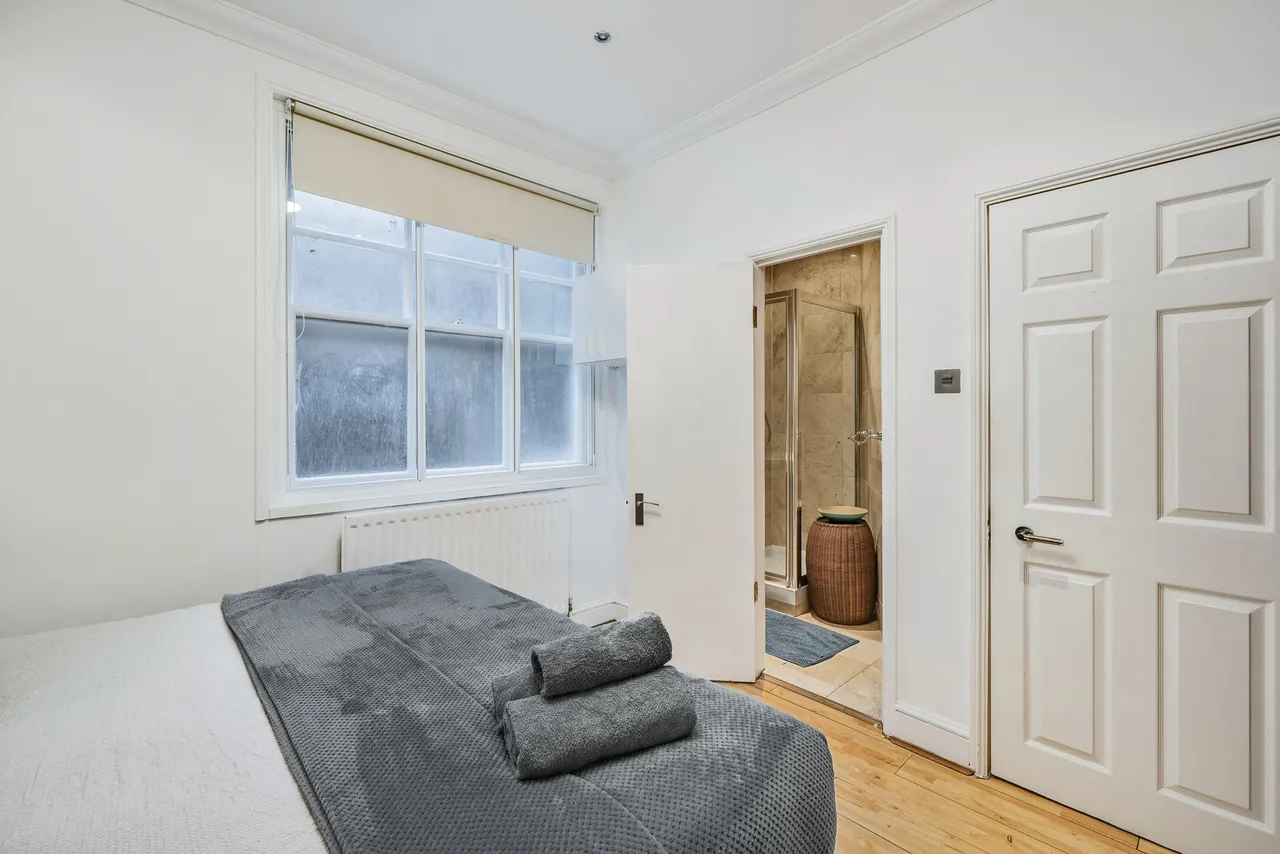 Flat 1, 35b Kensington High Street, London, photo 8