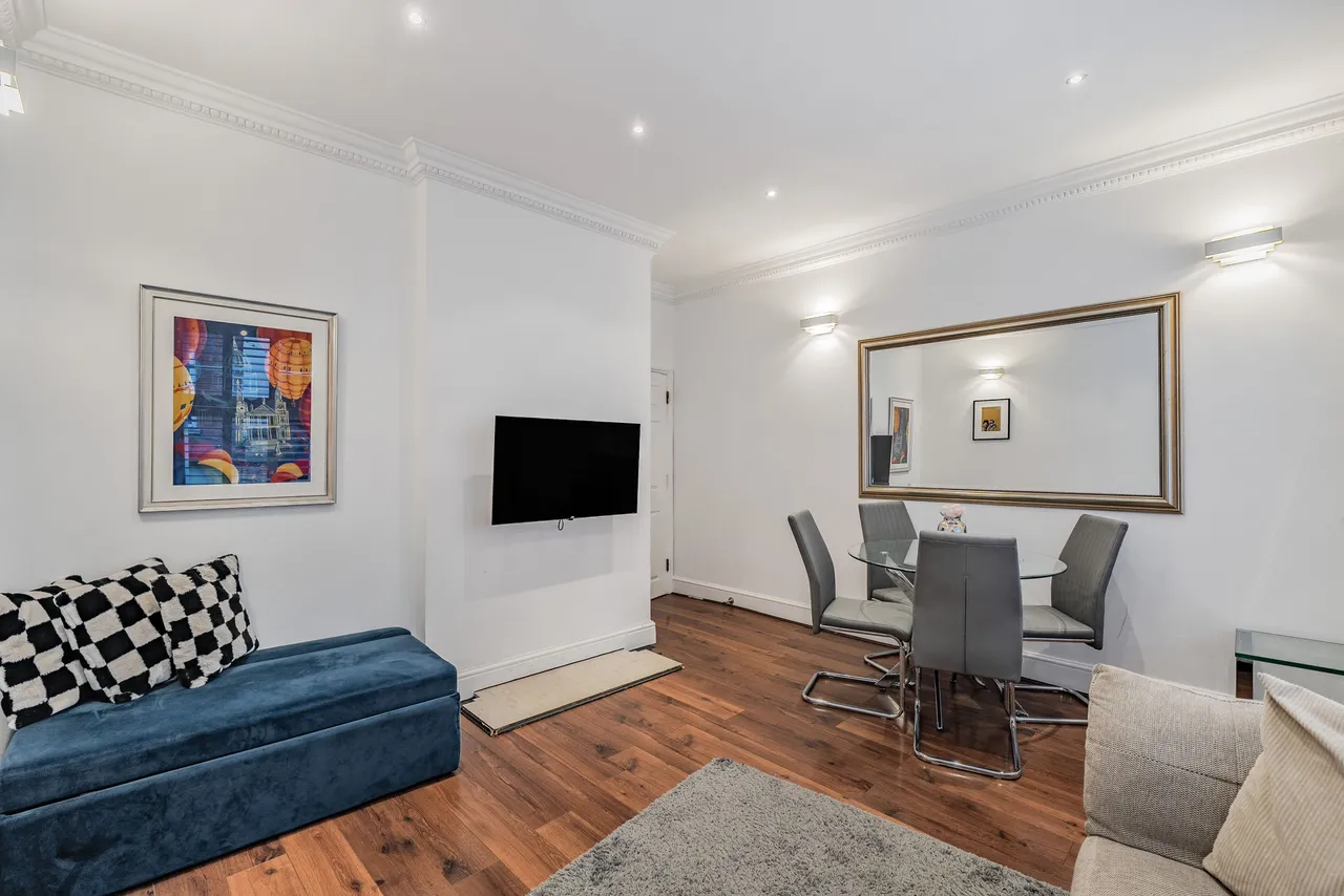 Flat 1, 35b Kensington High Street, London, photo 3