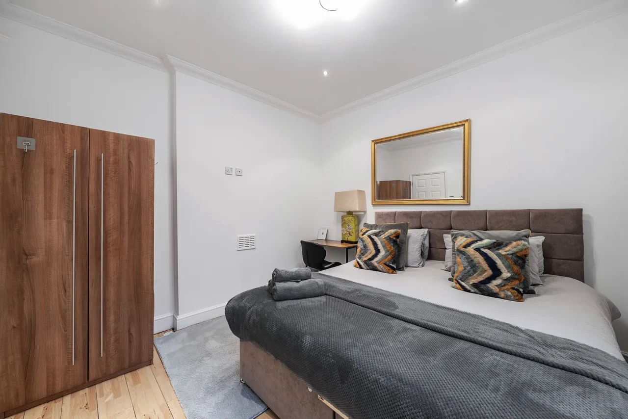 Flat 1, 35b Kensington High Street, London, photo 11