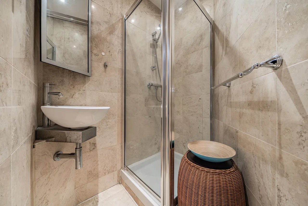 Flat 1, 35b Kensington High Street, London, photo 9