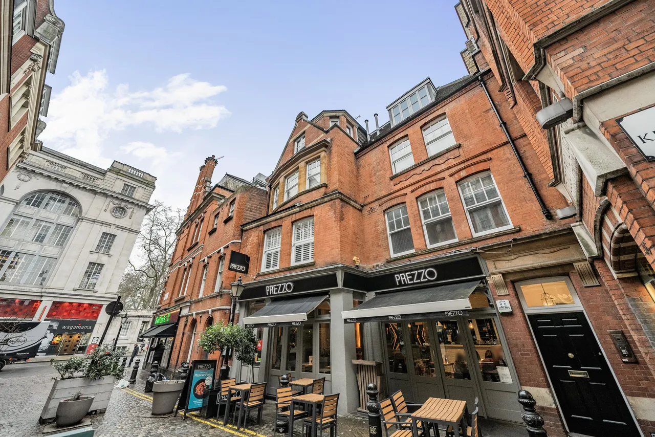 2 bed flat for sale — Flat 1, 35b Kensington High Street, London