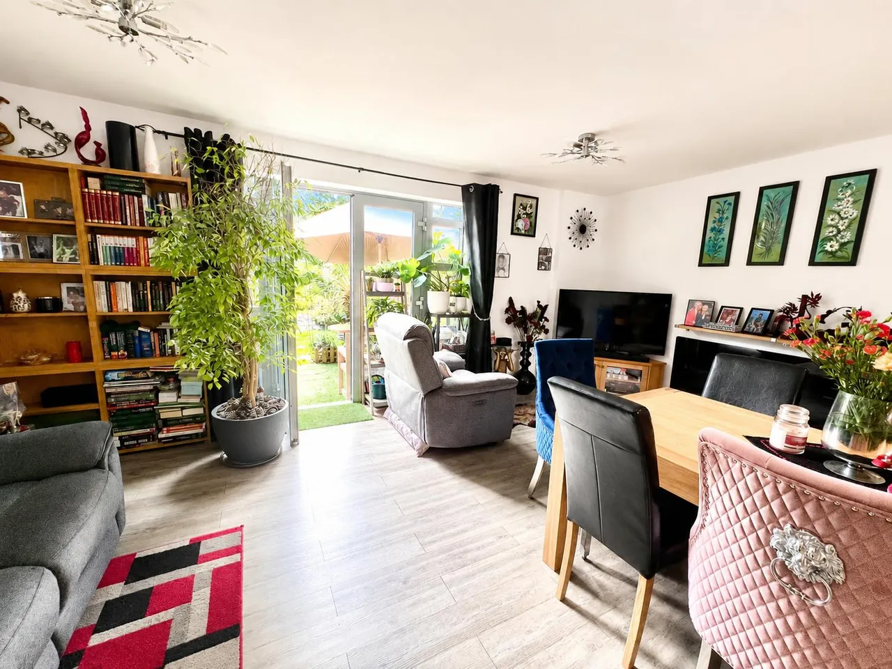 3 bed flat for sale, Windmill Road, Slough, SL1