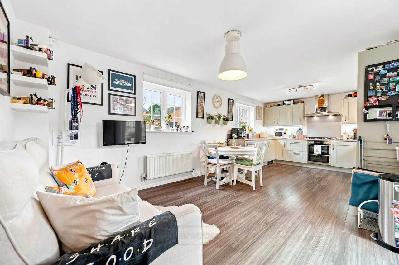 Aylesbury Drive, Houghton Regis, Dunstable, Dunstable, LU5 6FX, photo 6