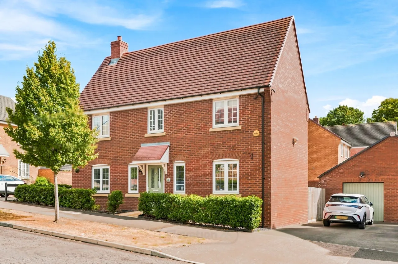 4 bed house for sale — Aylesbury Drive, Houghton Regis, Dunstable, Dunstable, LU5 6FX