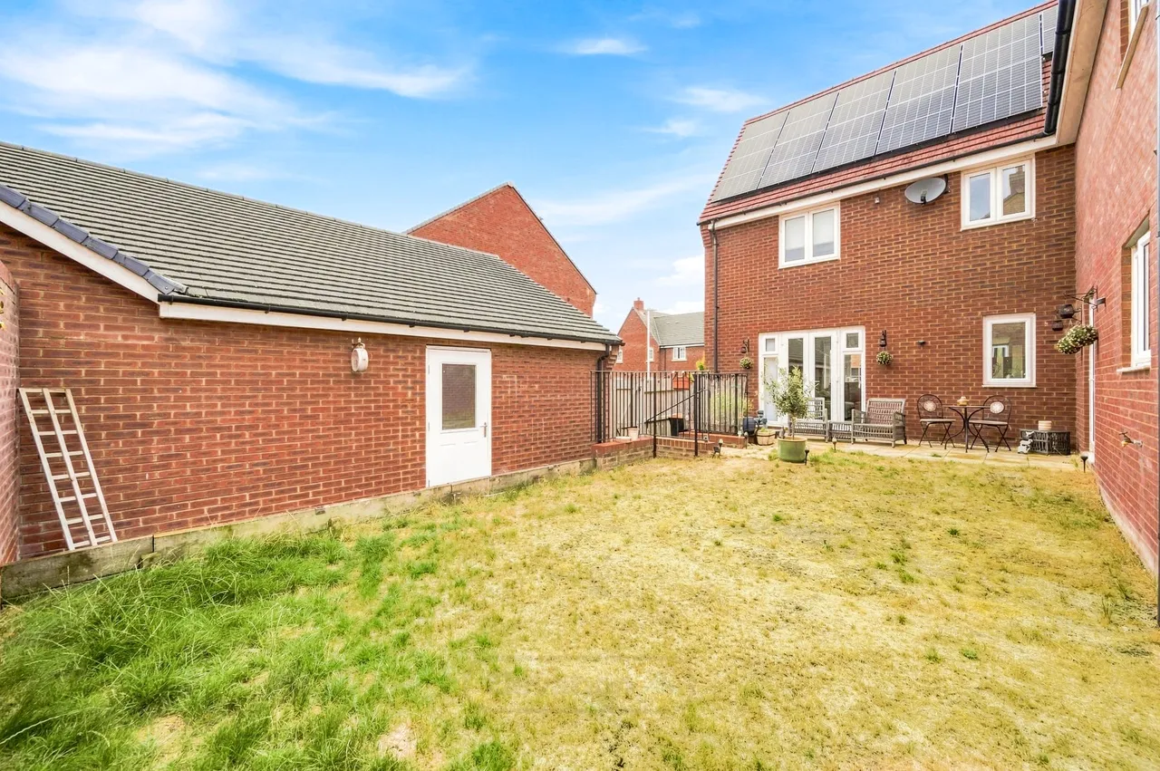 Aylesbury Drive, Houghton Regis, Dunstable, Dunstable, LU5 6FX, photo 20