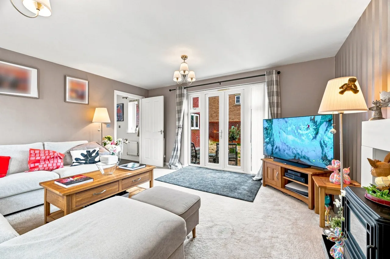 Aylesbury Drive, Houghton Regis, Dunstable, Dunstable, LU5 6FX, photo 4