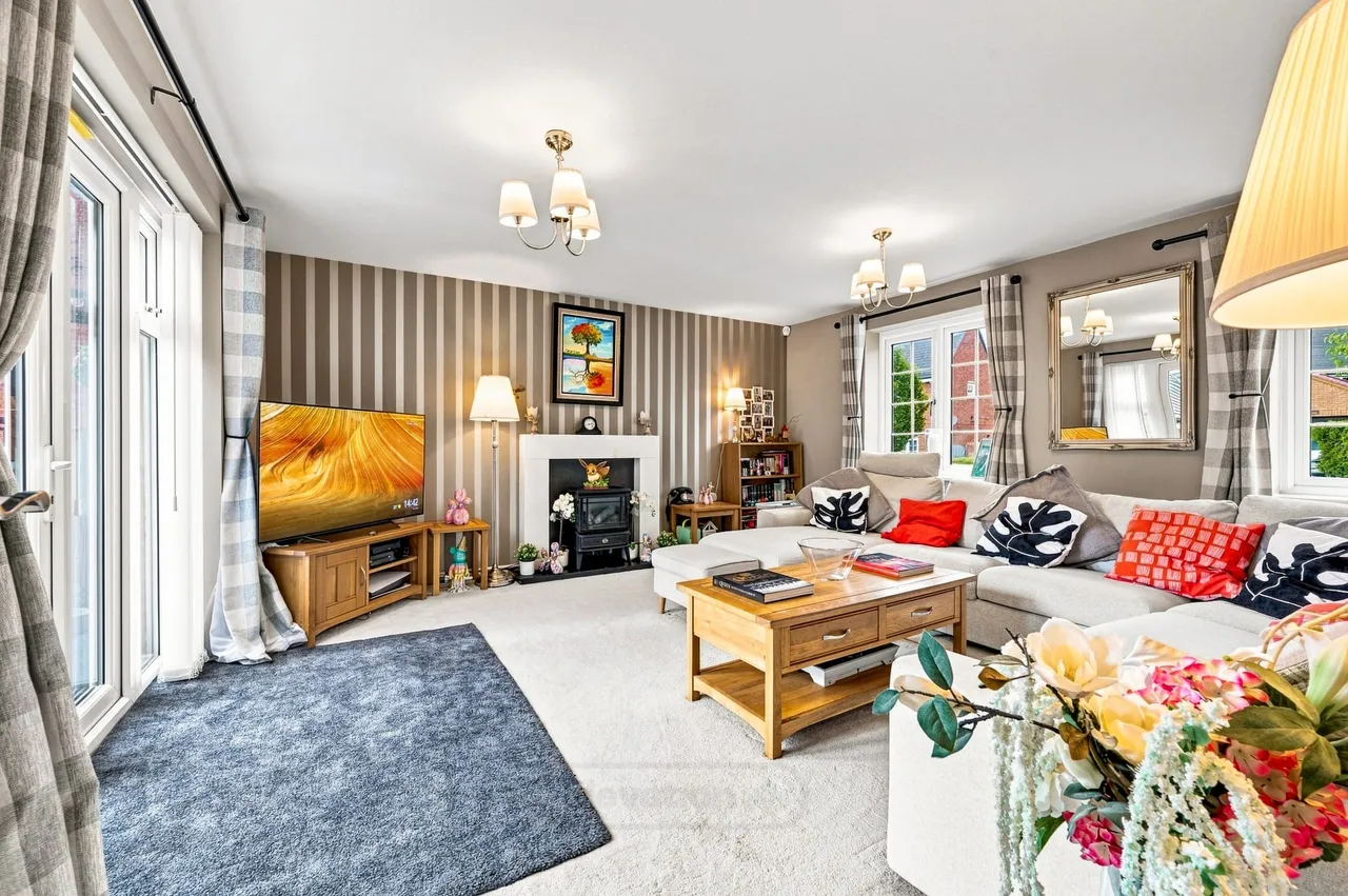 Aylesbury Drive, Houghton Regis, Dunstable, Dunstable, LU5 6FX, photo 8
