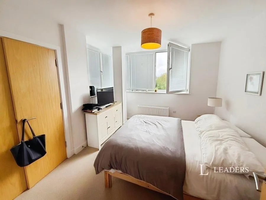 Cantelupe Road, East Grinstead, RH19, photo 5