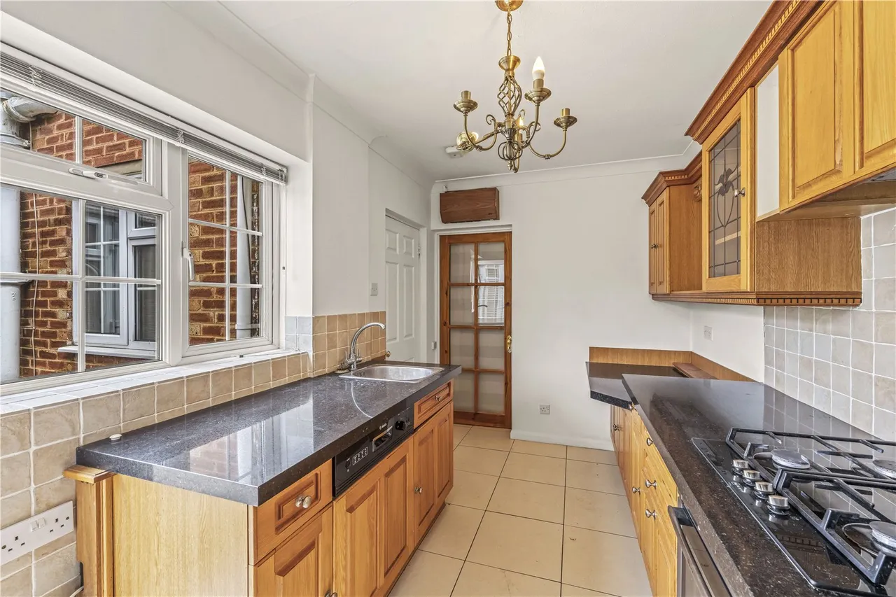Ripley Road, Hampton, TW12 2JH, photo 6