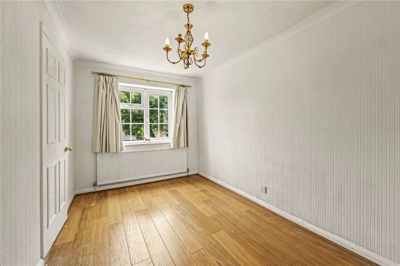 Ripley Road, Hampton, TW12 2JH, photo 9