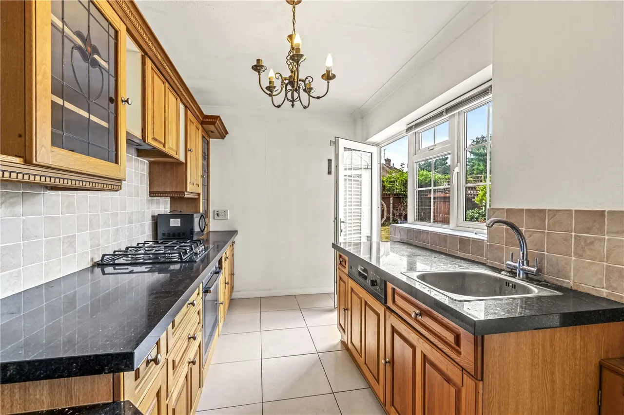 Ripley Road, Hampton, TW12 2JH, photo 5
